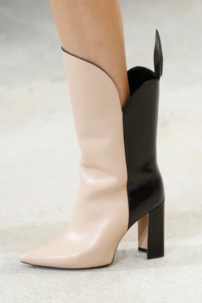 Look 99
